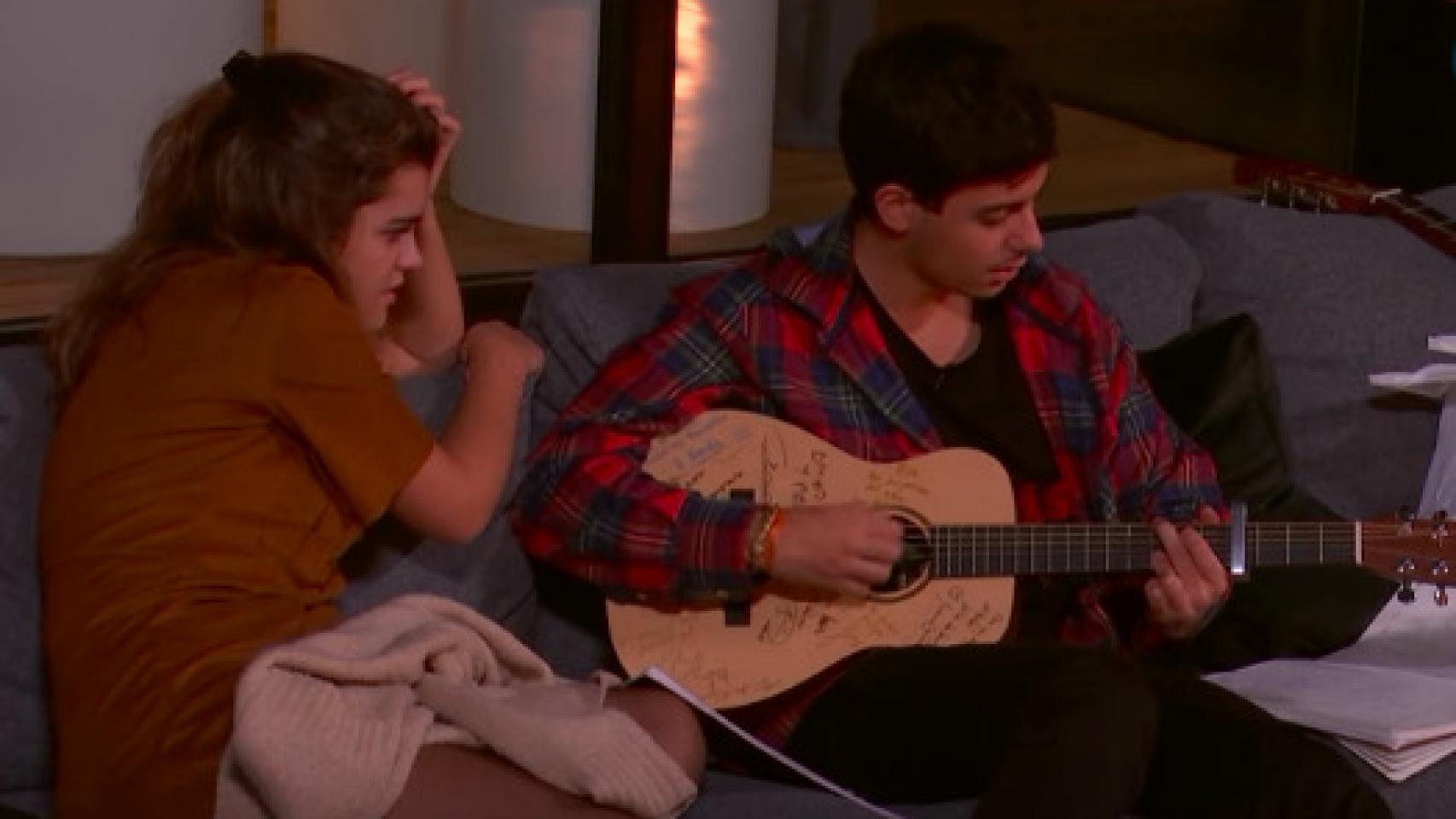 'OT': Alfred le compone una canción a Amaia y las redes se derriten