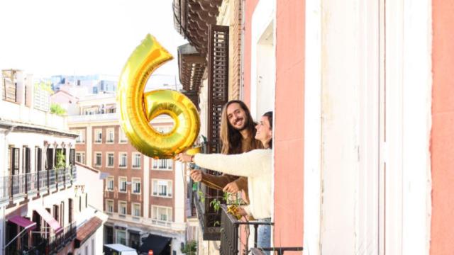 Los dos cofundadores de We Are Knitters.