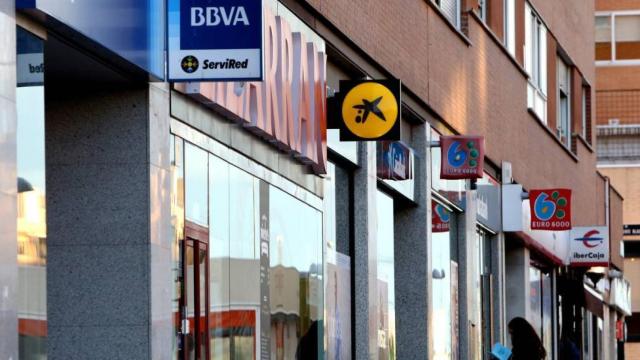 Sucursales de varios bancos en uno de los nuevos barrios del norte de Madrid.