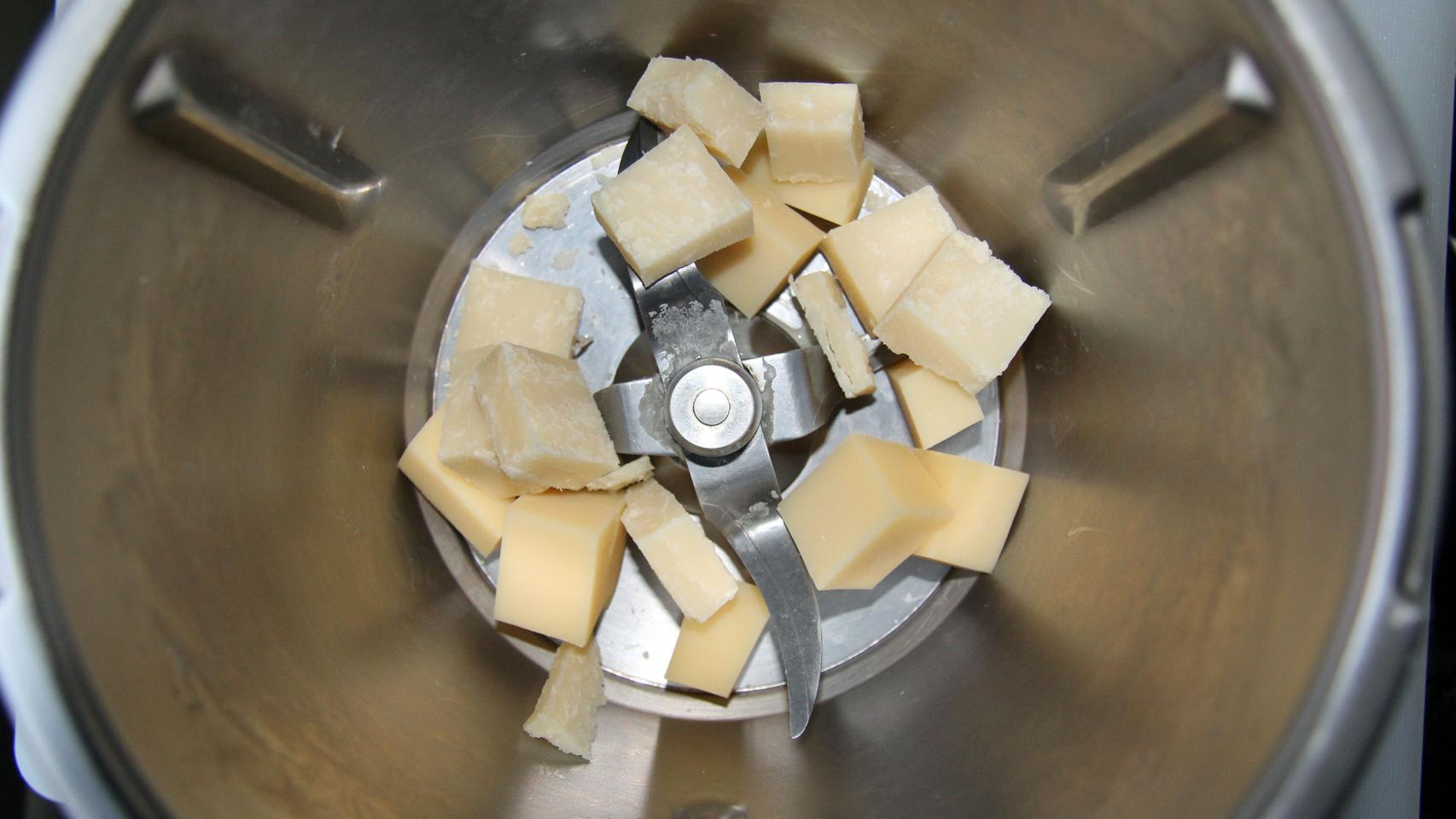 PIZZA CUATRO QUESOS CON THERMOMIX 07