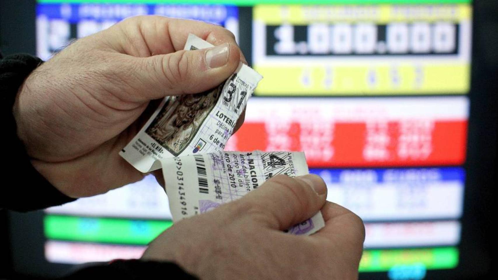 Un décimo de lotería roto.