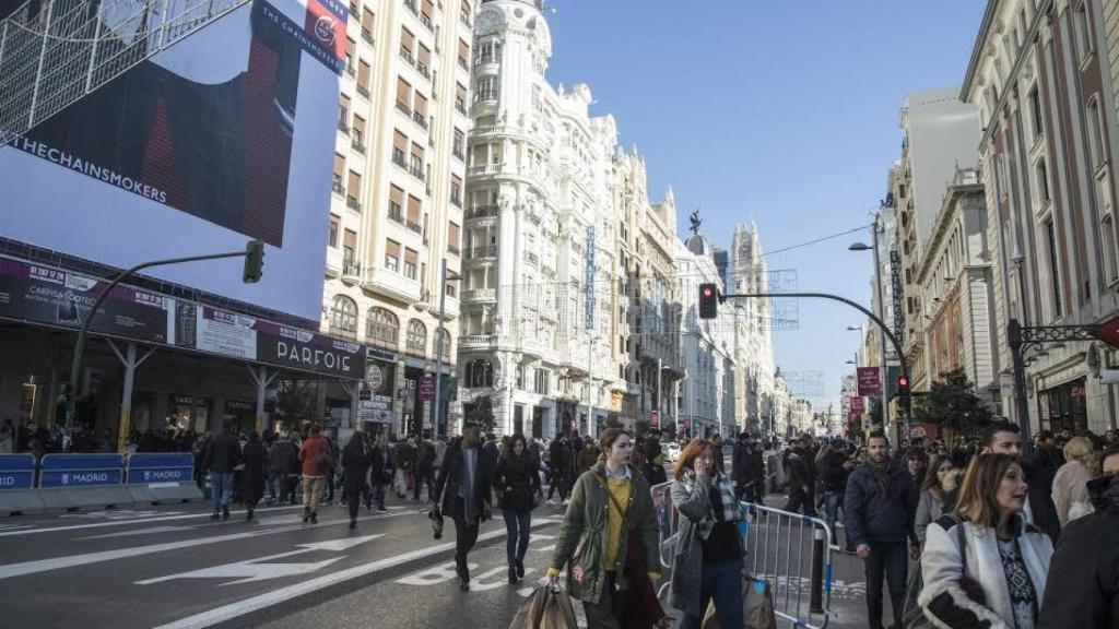 Paso de cebra en Gran Vía.