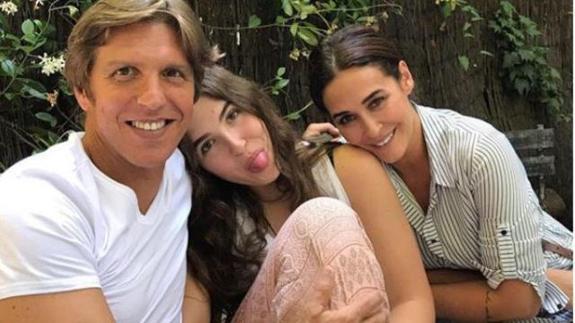 Vicky M. Berrocal y 'El Cordobés' junto a su hija Alba.