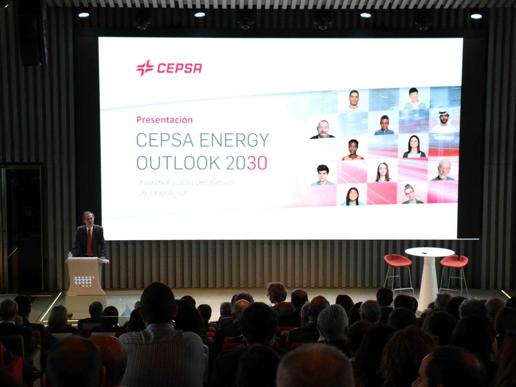 Pedro Miró, vicepresidente y consejero delegado de Cepsa, durante la presentación del informe.