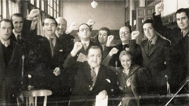 Miembros de la Generación del 27. Entre ellos María Teresa León en primera fila.