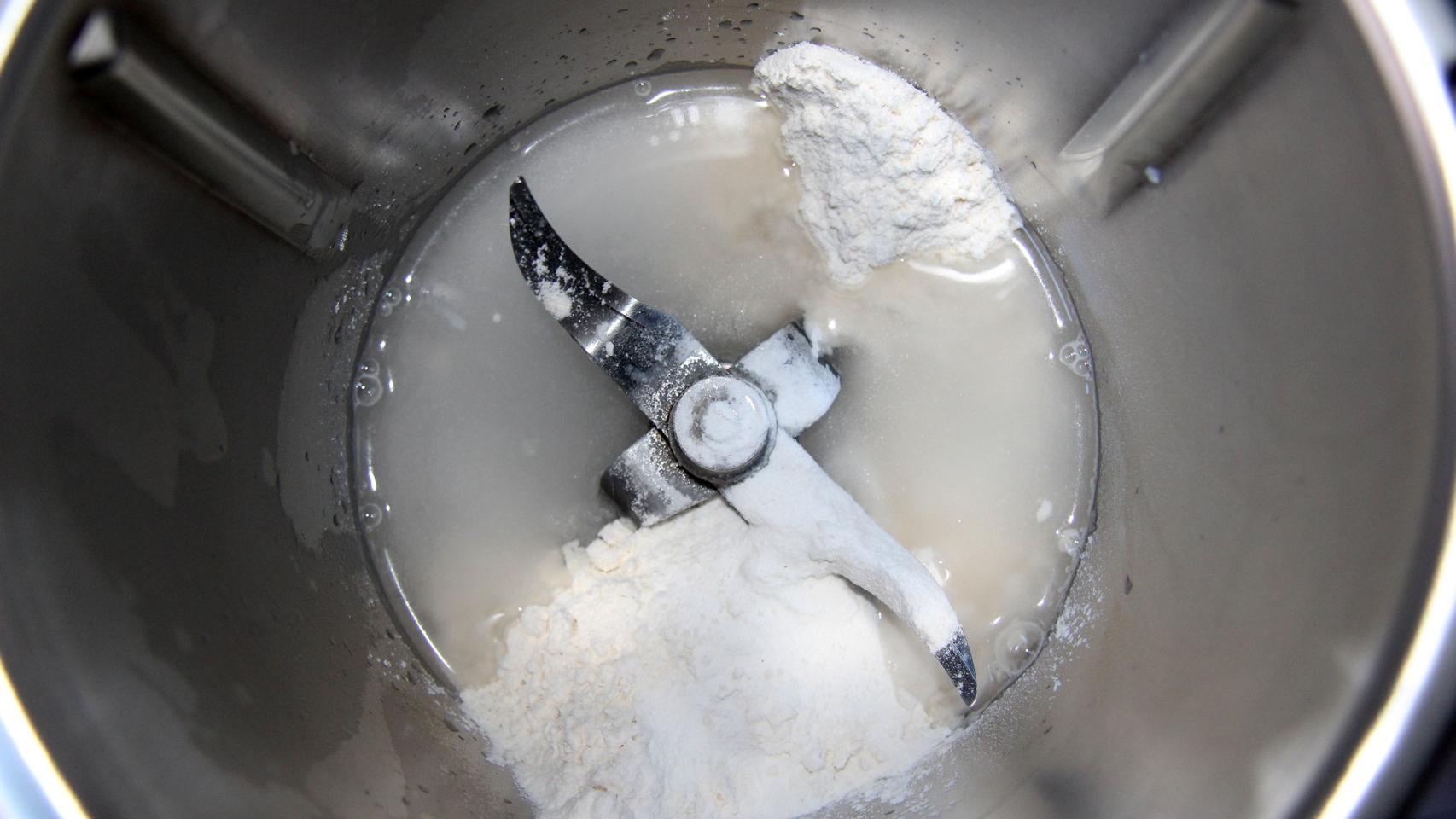 CROQUETAS DE GAMBONES CON PUERRO Y MEJILLONES EN TEMPURA CON THERMOMIX 18