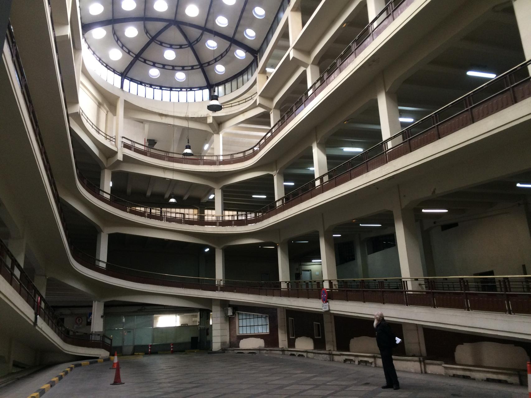 La rampa protegida, cuerpo principal, del Parque Móvil del Estado.