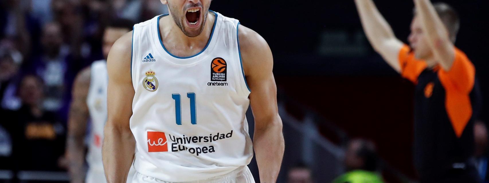 Facundo Campazzo celebra una canasta ante el Valencia Basket.