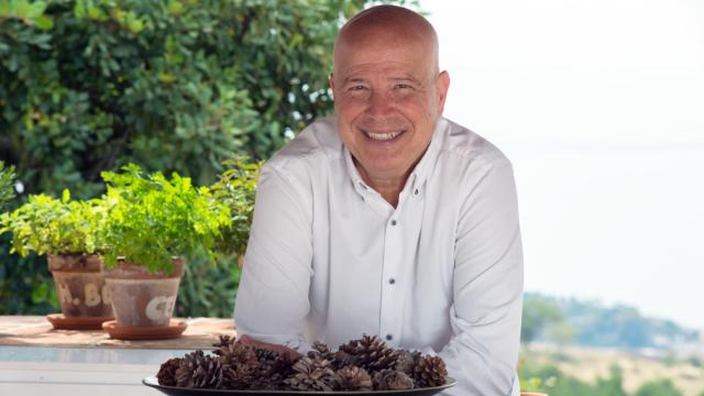 Javier Imbroda mira con valentía a la vida tras superar, por ahora, el cáncer.