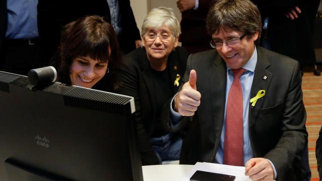 Puigdemont sigue los resultados desde Bruselas