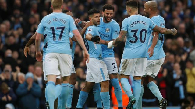 Jugadores del Manchester City celebran un gol.