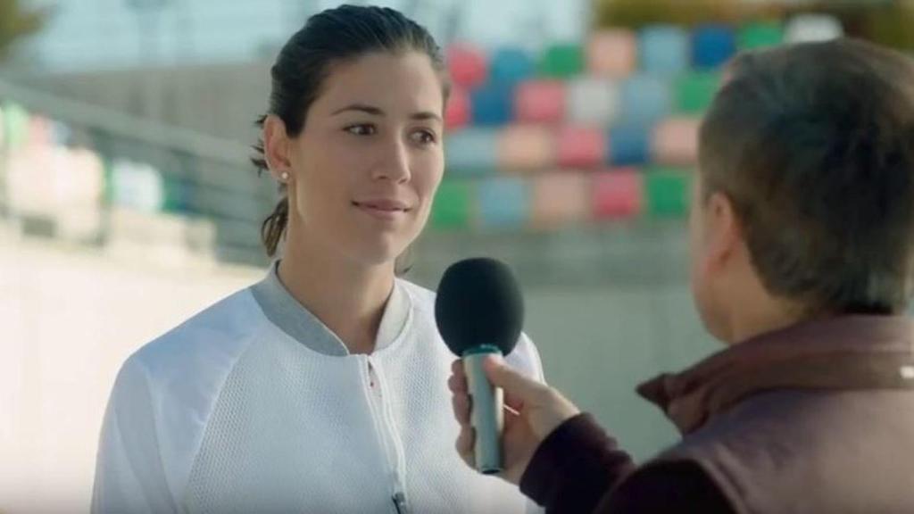 Garbiñe Muguruza con José Mota.