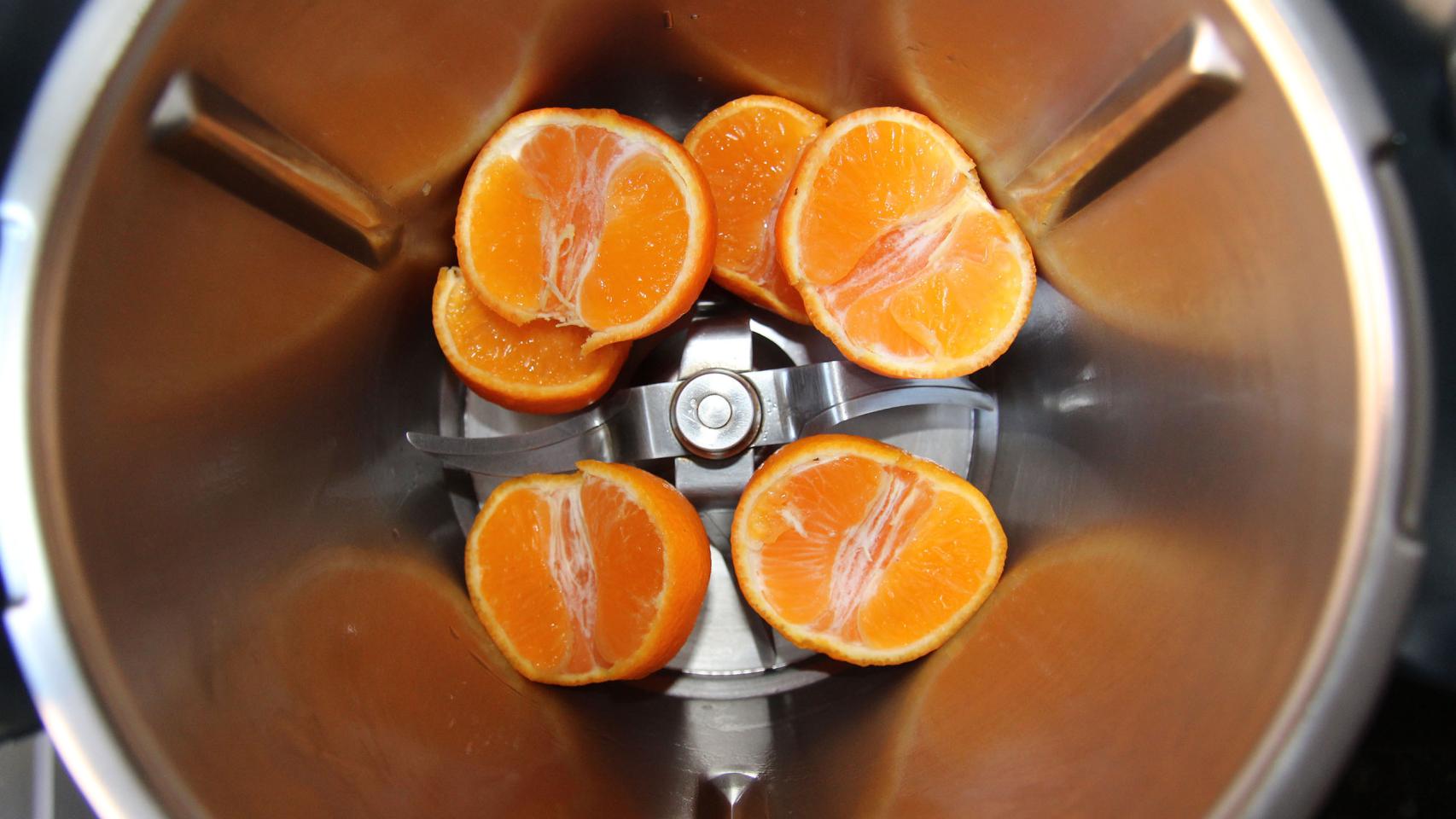 BIZCOCHO DE MANDARINA Y MERENGUE DE COCO CON THERMOMIX 01