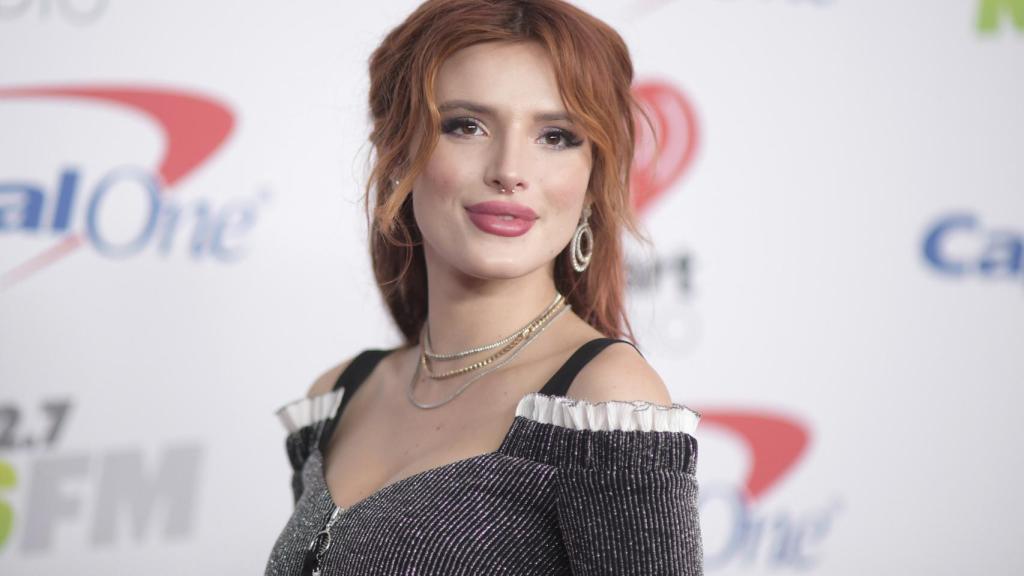 Bella Thorne.