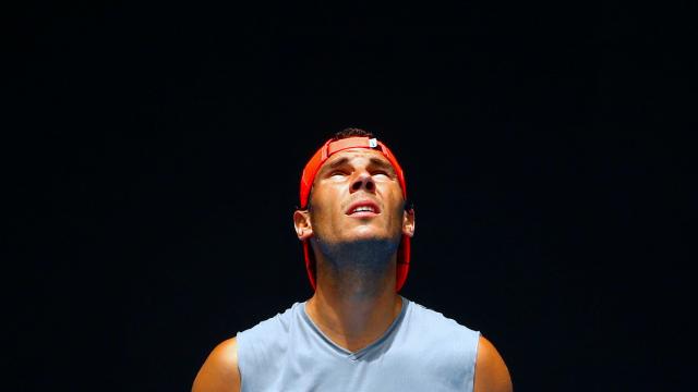 Nadal, durante el entrenamiento del miércoles con Zverev en Melbourne.
