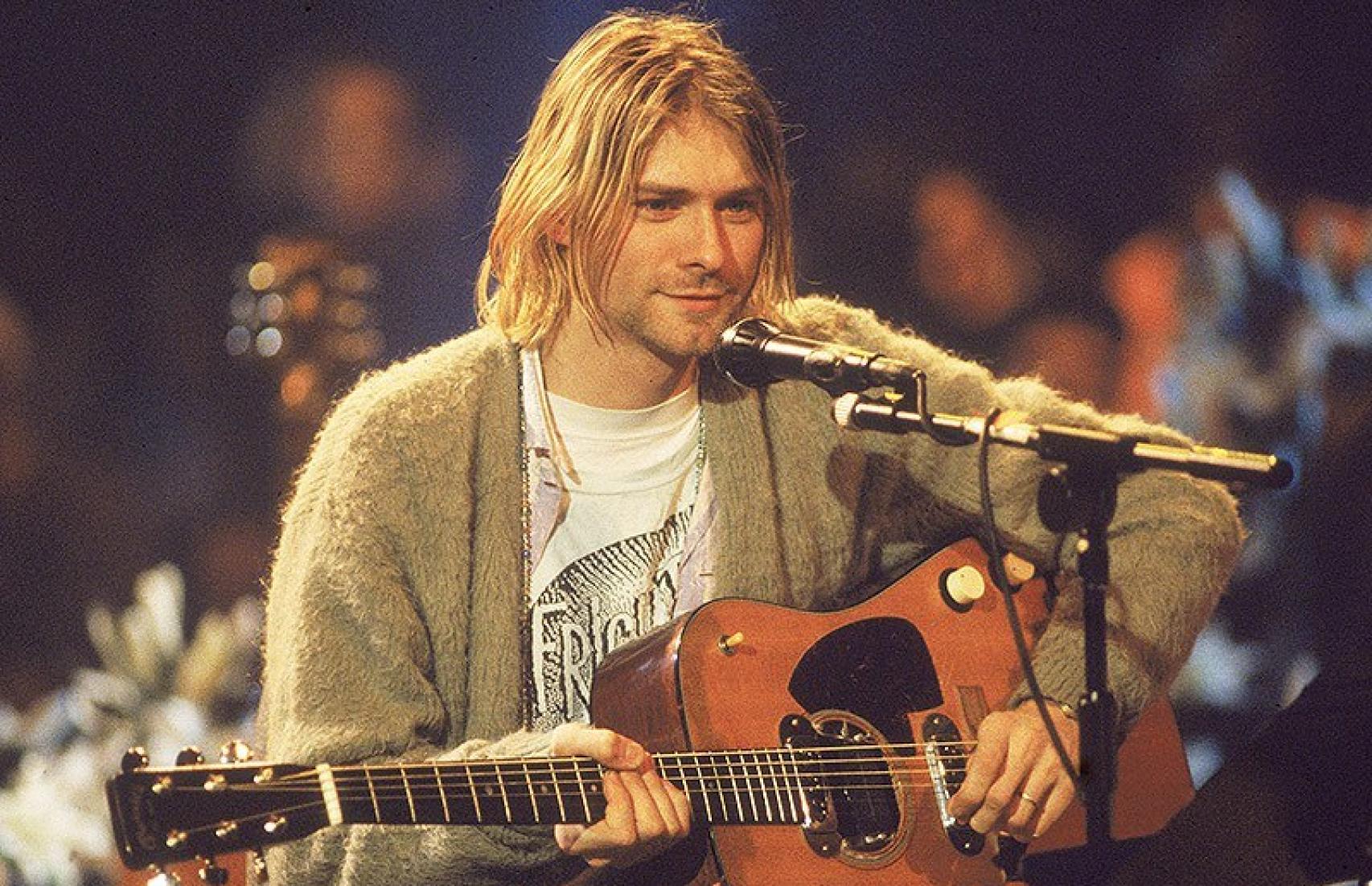Kurt Cobain durante el célebre concierto de Nirvana en MTV Unplugged, el 18 de noviembre de 1993