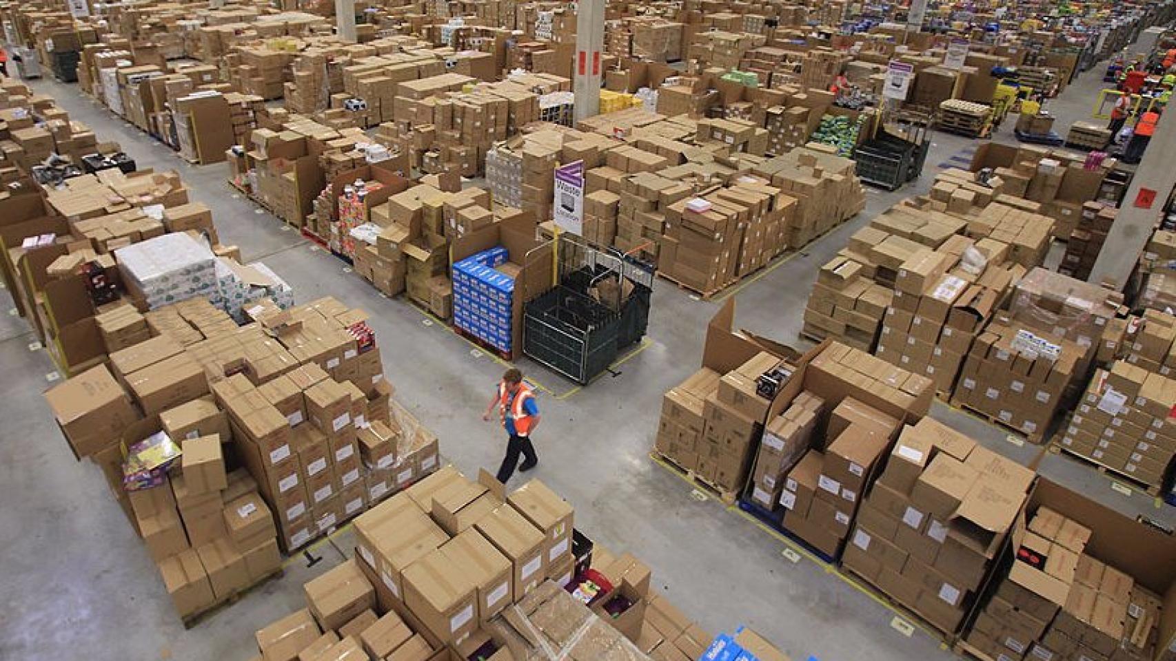 Uno de los grandes almacenes de Amazon.