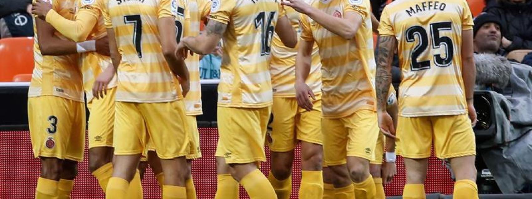Los jugadores del Girona celebran un gol.
