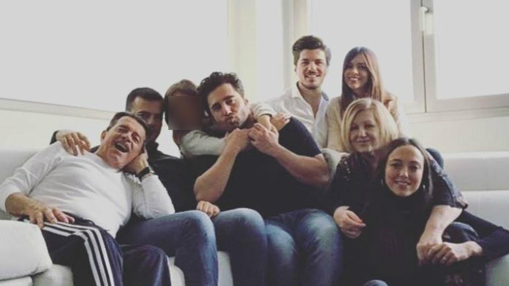 David Bustamante ha podido disfrutar de una jornada familiar rodeado de sus seres más queridos después de un año difícil para celebrar el cumpleaños de su madre.