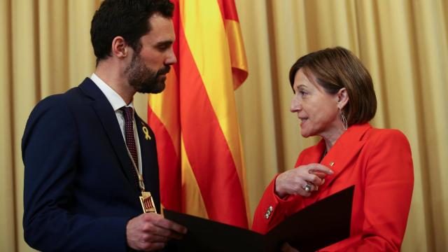Torrent con su antecesora Carme Forcadell