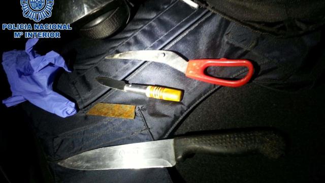 Armas blancas intervenidas a los miembros de las bandas latinas detenidos en Aluche.