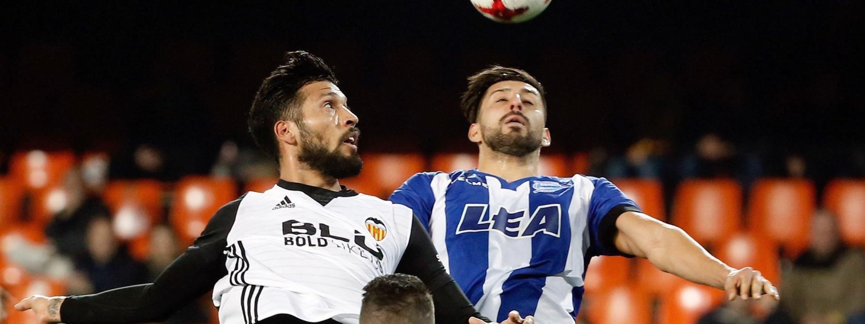 Imagen del Valencia - Alavés del partido de ida.