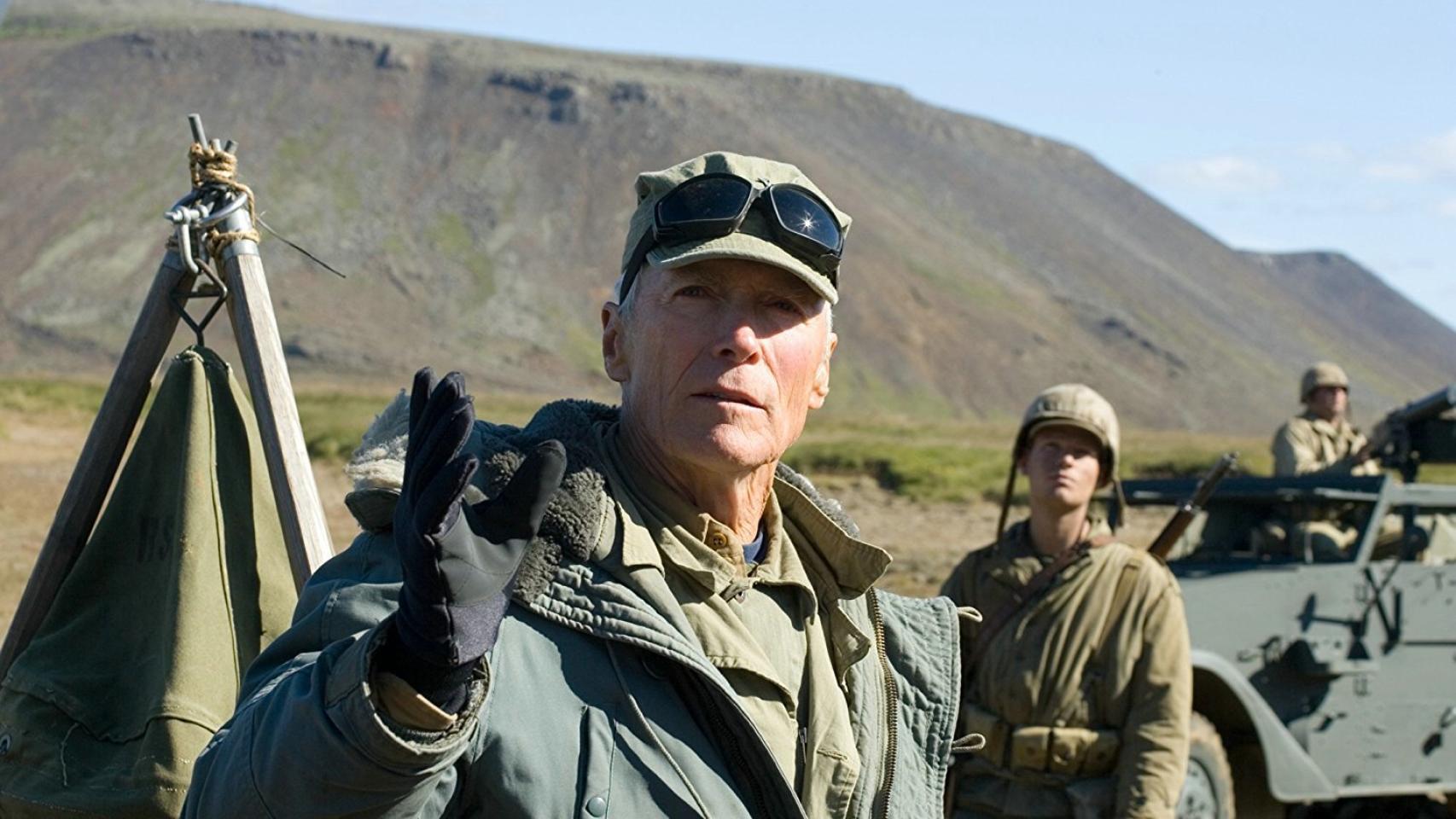 Dirigiendo Banderas de nuestros padres.