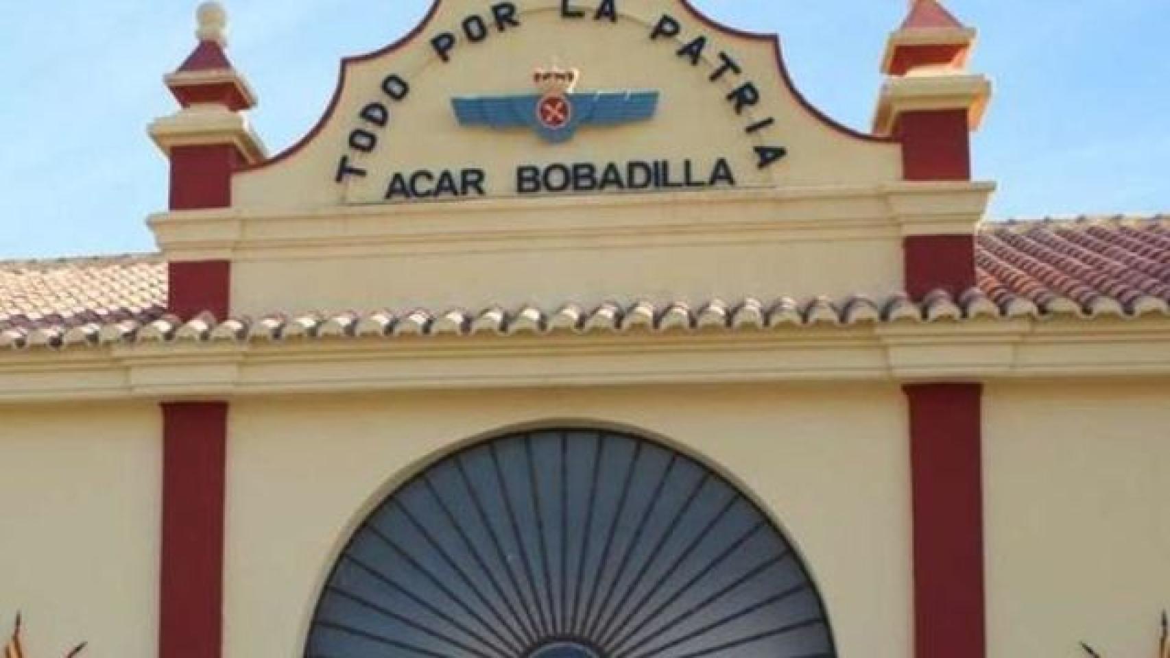 Entrada al acuartelamiento del Ejército del Aire en Bobadilla, donde se habría producido la violación.