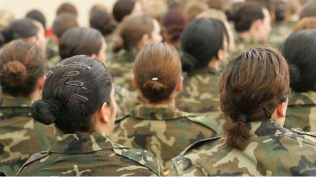 La mujer denunció los hechos y le enseñó a sus superiores una fotografía del subteniente masturbándose.