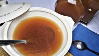 Caldo-fondo-oscuro-carne_empl