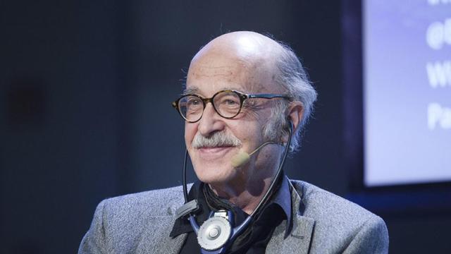 Remo H. Largo presentando 'Individualidad Humana' en la Fundación Telefónica.