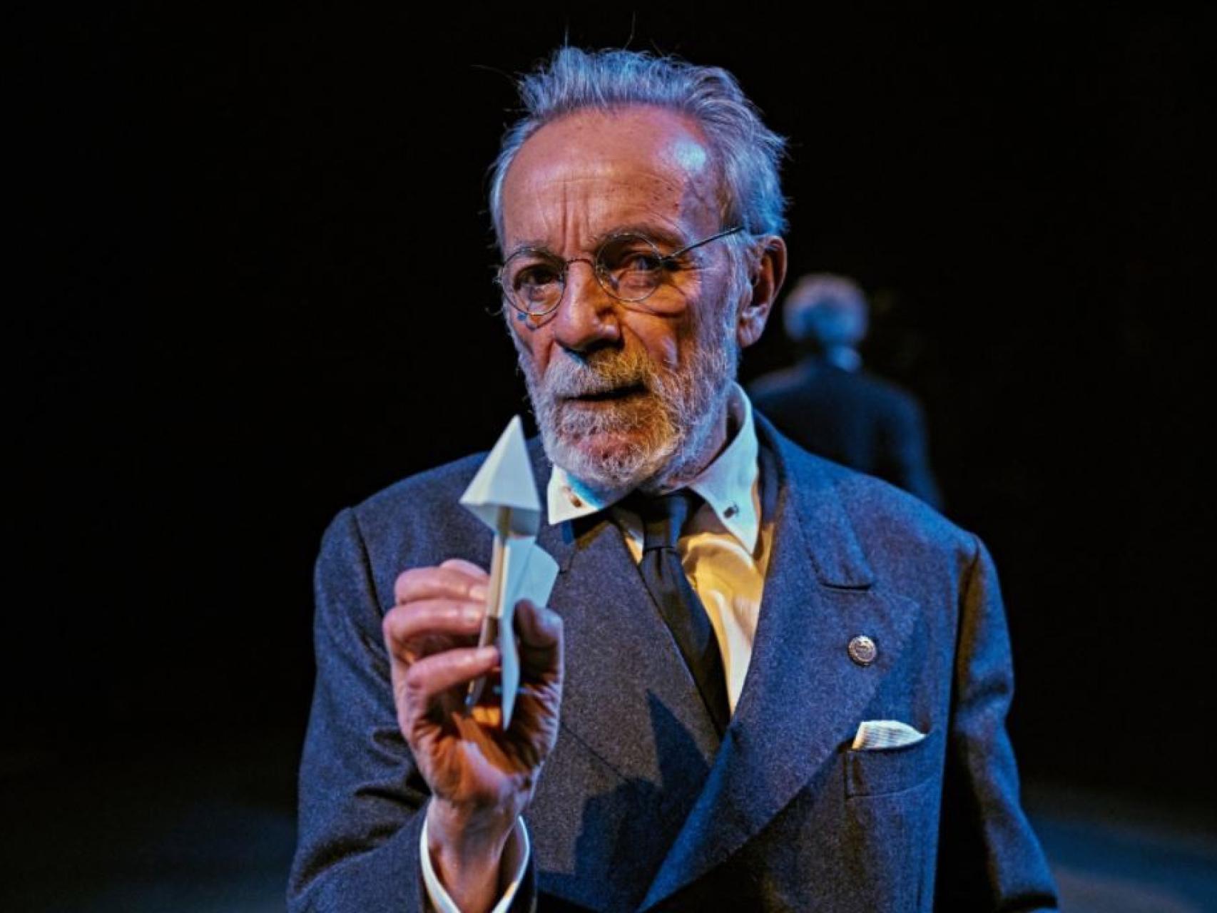 José Luis Gómez en su obra Unamuno: venceréis pero no convenceréis, en el Teatro de la Abadía.