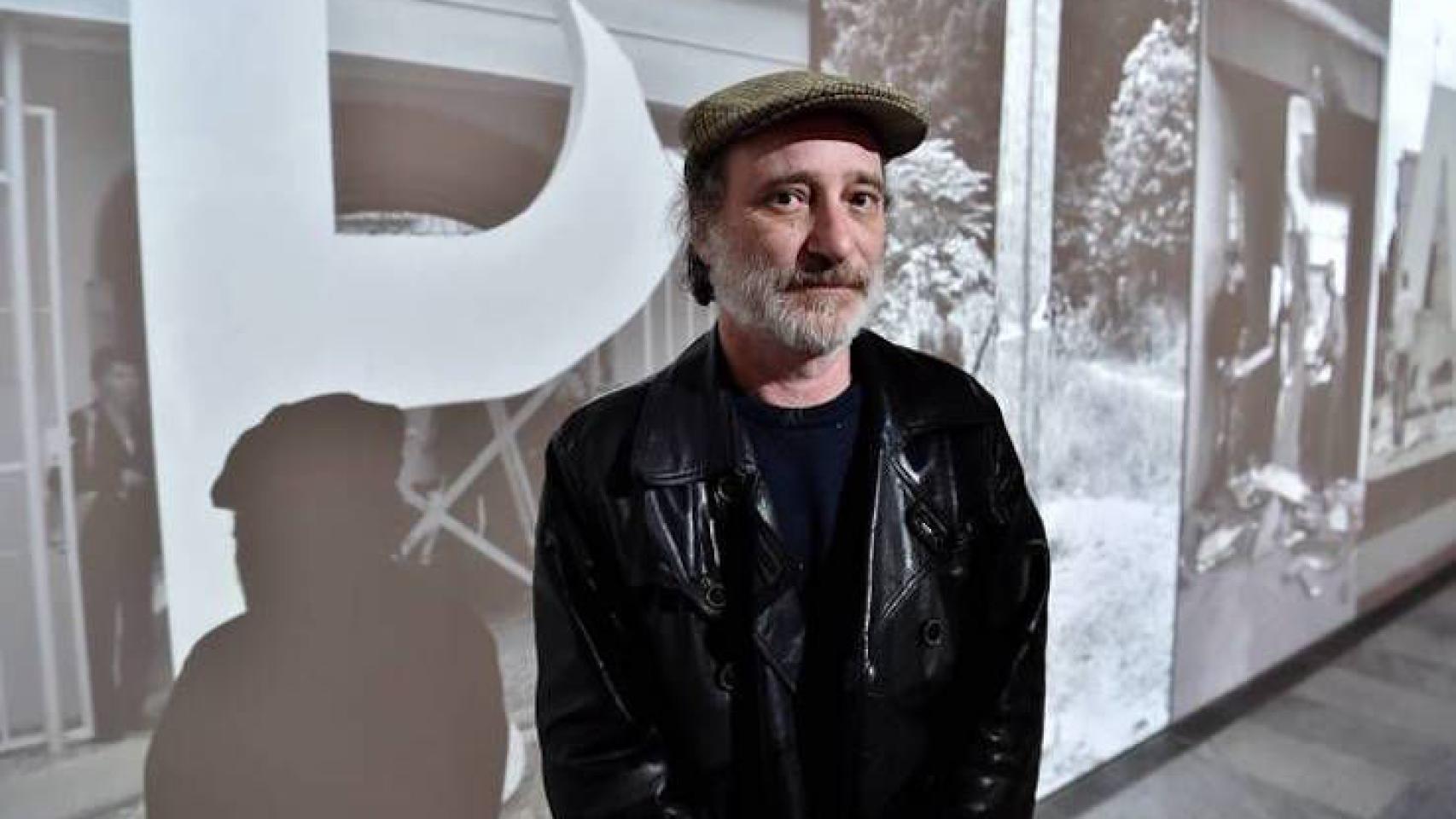 El artista Santiago Sierra, en la Feria ARCO 2018.