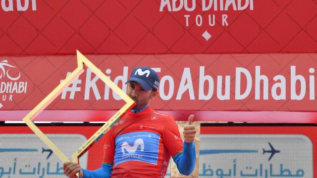 Alejandro Valverde celebra su victoria en el Tour de Abu Dhabi.