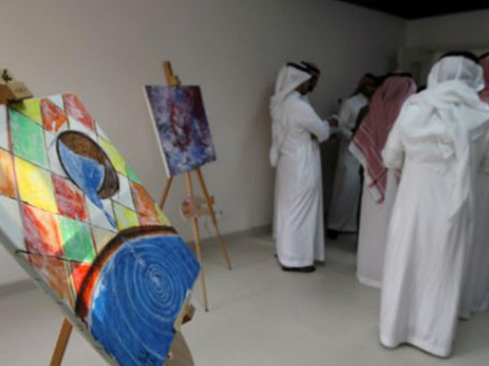 Taller de pintura en el centro.