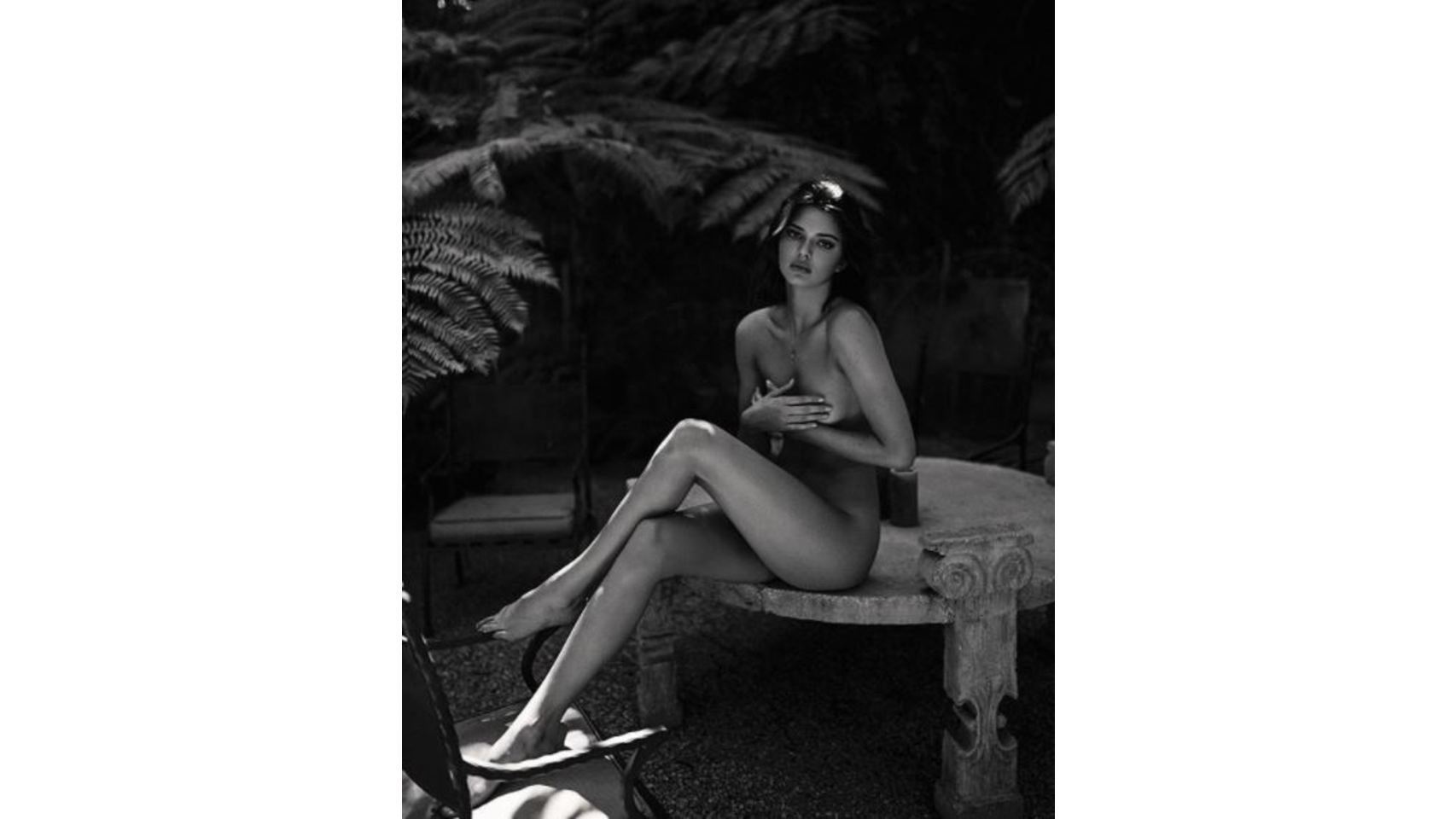 Kendall Jenner ha querido mostrar que pese a ser la mujer que quizá tenga las curvas menos voluminosas de entre todas sus hermanas, su físico es espectacular. Por algo es uno de los privilegiados ángeles de Victoria's Secret.