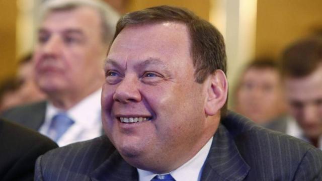 El inversor ruso Mikhail Fridman, con la ayuda de Goldman Sachs, llega al 25% en Dia.