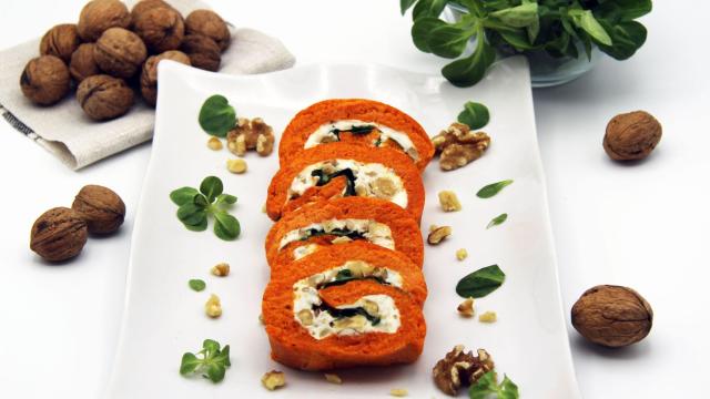 BRAZO DE GITANO DE PIMIENTOS DEL PIQUILLO, QUESO, CANÓNIGOS Y NUECES Principal