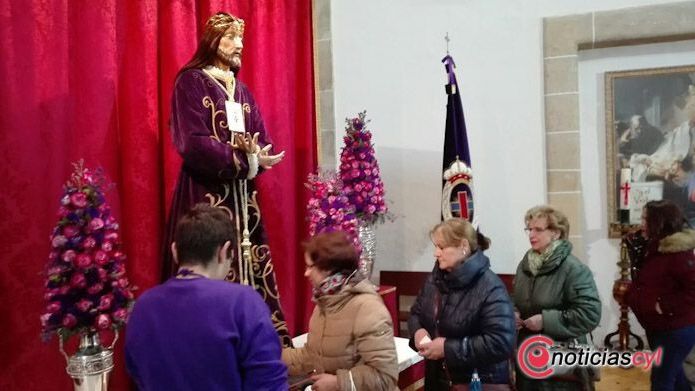besapies jesus rescatado salamanca (7)