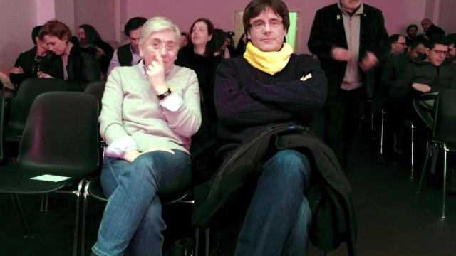 Clara Ponsatí, en un acto junto a Carles Puigdemont.