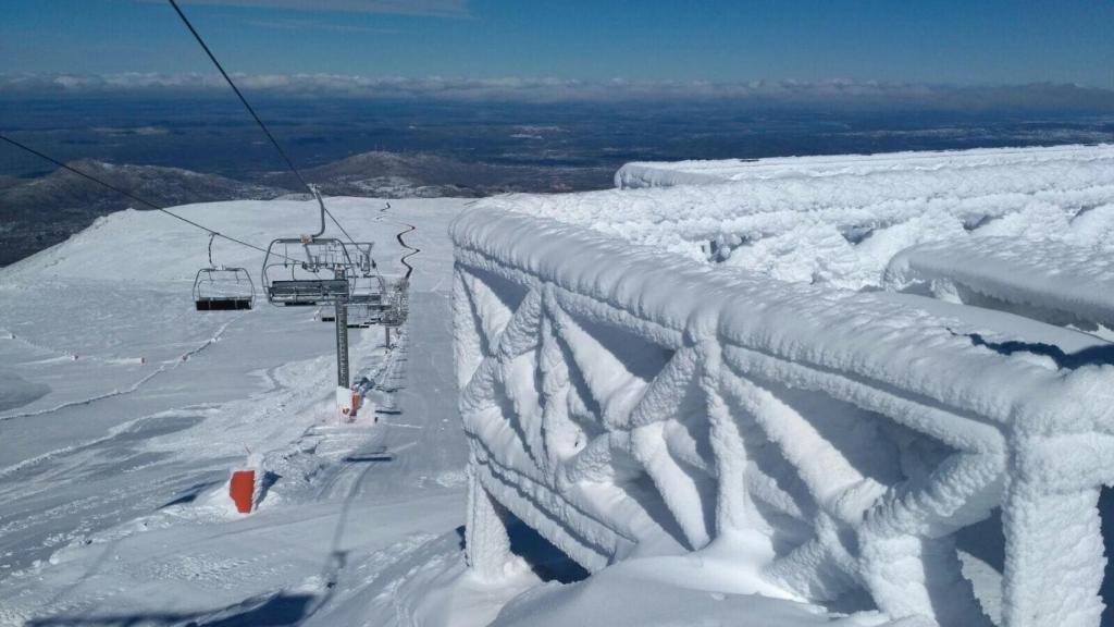 Nieve en la estación de esquí de La Covatilla