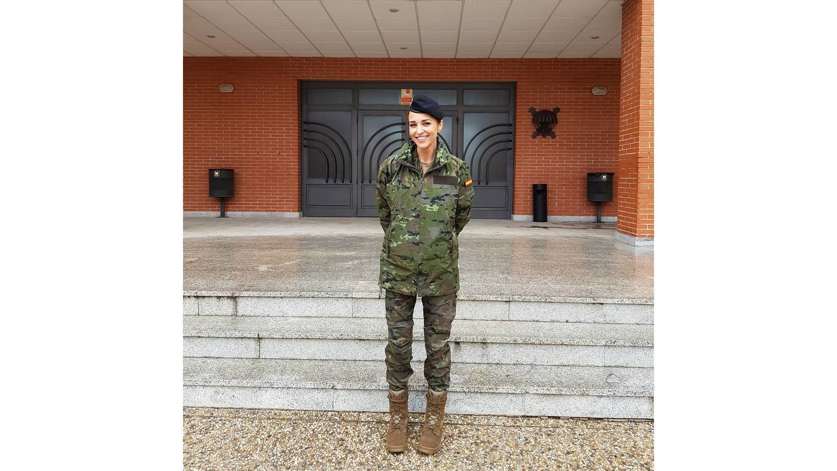 Paula Echevarria presenta a la Sargento Primero Martina Ibáñez. Este será su papel durante los próximos meses en la serie 'Los Nuestros' emitida por Telecinco.