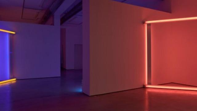 Image: Dan Flavin, un sereno resplandor