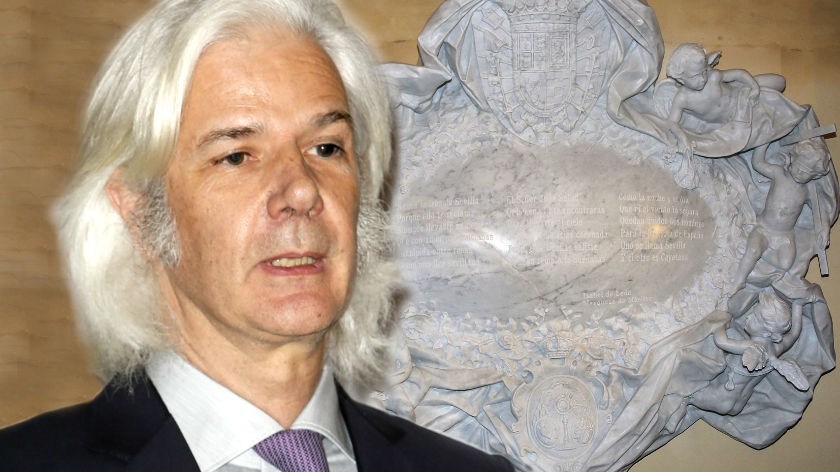 Jacobo y el monumento de la duquesa de Alba en un montaje.