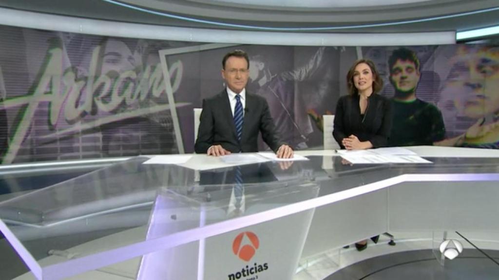 Matías Prats reta a Arkano con un rap en pleno informativo