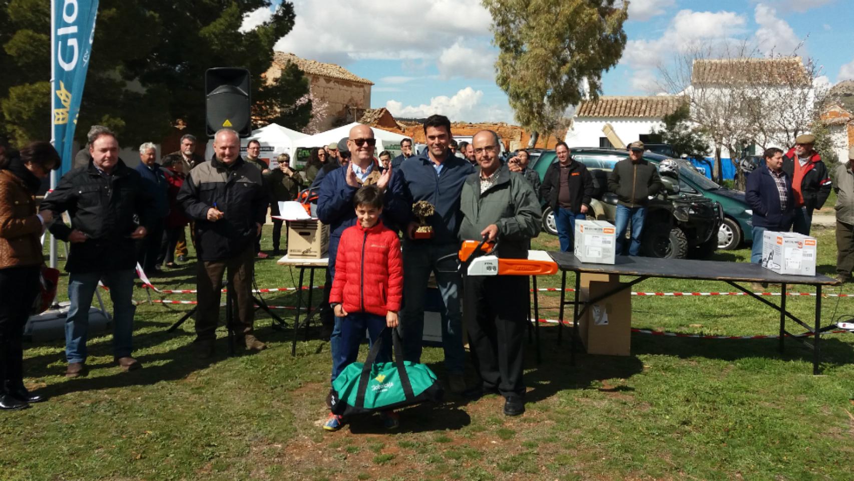 Gran jornada festiva y de concursos celebrada este domingo en el olivar de Mora 1