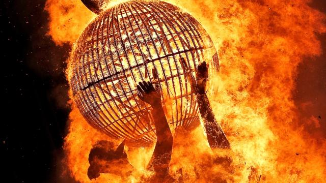 Valencia despide las Fallas con una jornada de cremá pasada por agua