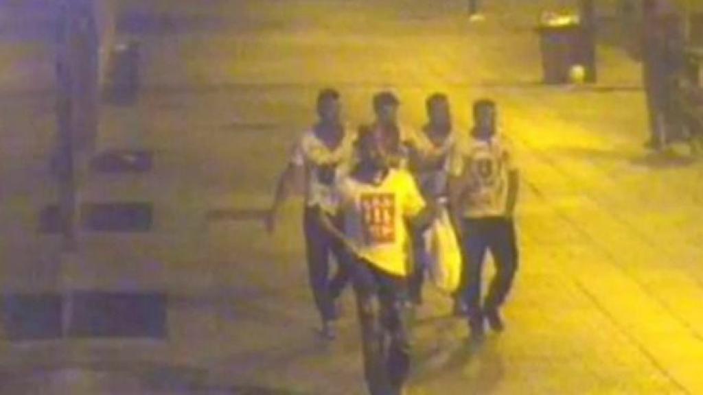 'La Manada' en uno de los vídeos de las cámaras de grabación de Pamplona.