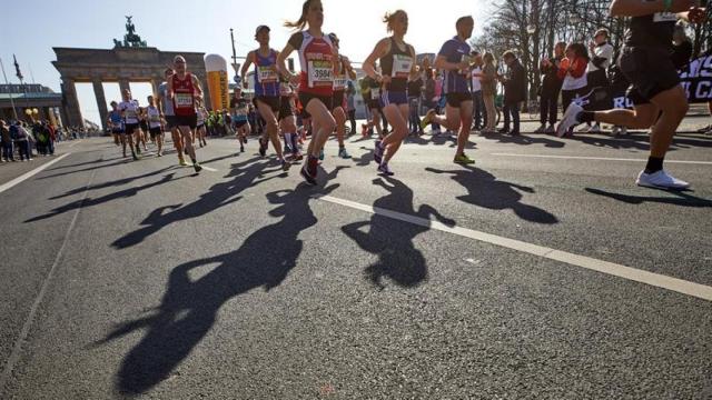 Corredores durante la media maratón de Madrid.