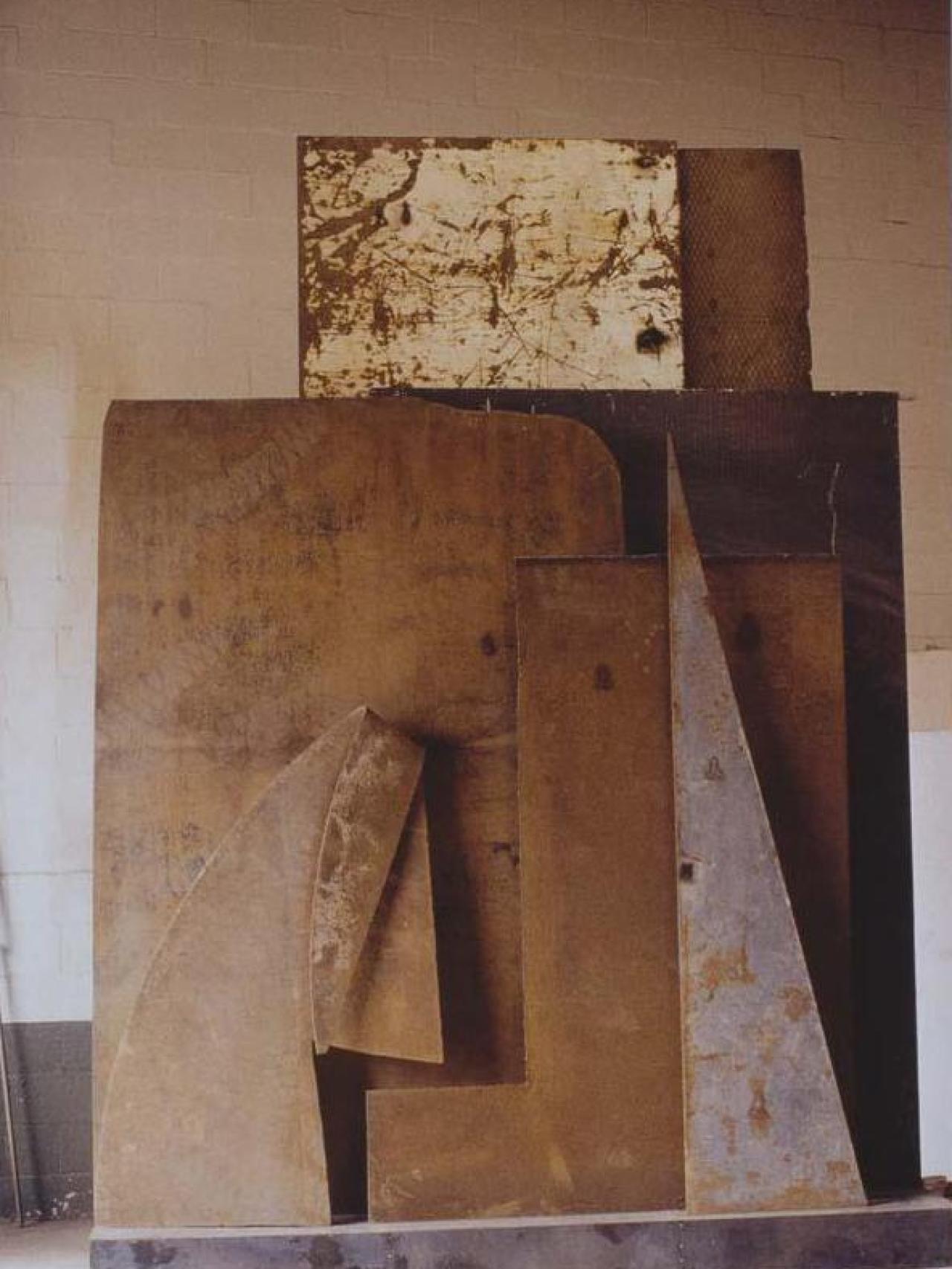 Gran relieve, original en el Museo Reina Sofía y copiada para el IVAM.